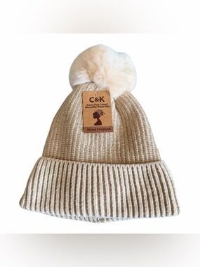 NWT Women’s Metallic Faux Fur Pom Beanie - Cream